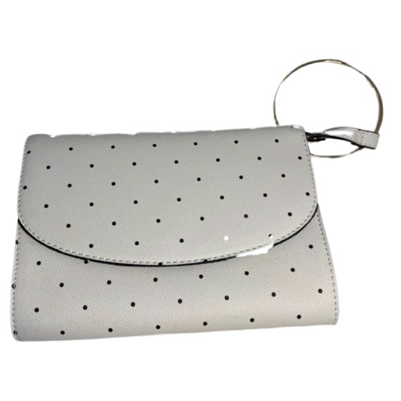 White Wristlet - Picture 1 of 5